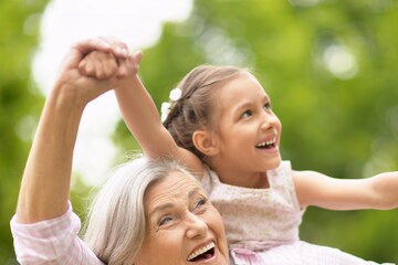 The Science Behind the Bond Between Grandma's and Grandchildren - Motherly