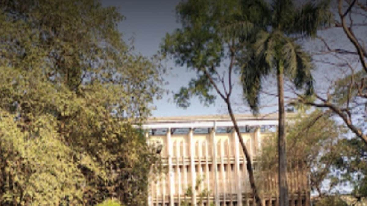 IIT Bombay to Reopen Campus for Second, Third-Year Students in December