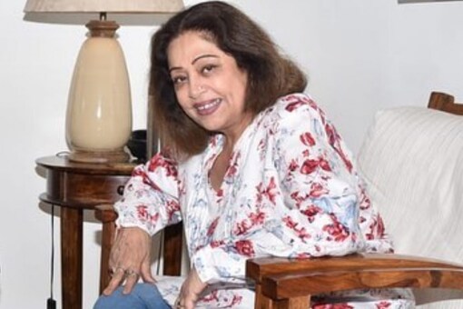 Kirron Kher is recovering from multiple myeloma and is back on shoot as judge of reality show (Photo: Kirron/Instagram)