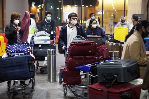 All those above 18 years of age and having completed nine months after the second dose are eligible for precaution shots. (Reuters/File Photo)