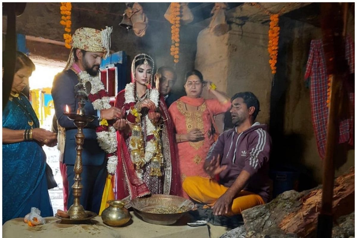TV Actress Nikita Sharma Ties the Knot at Uttarakhand Temple Where ...