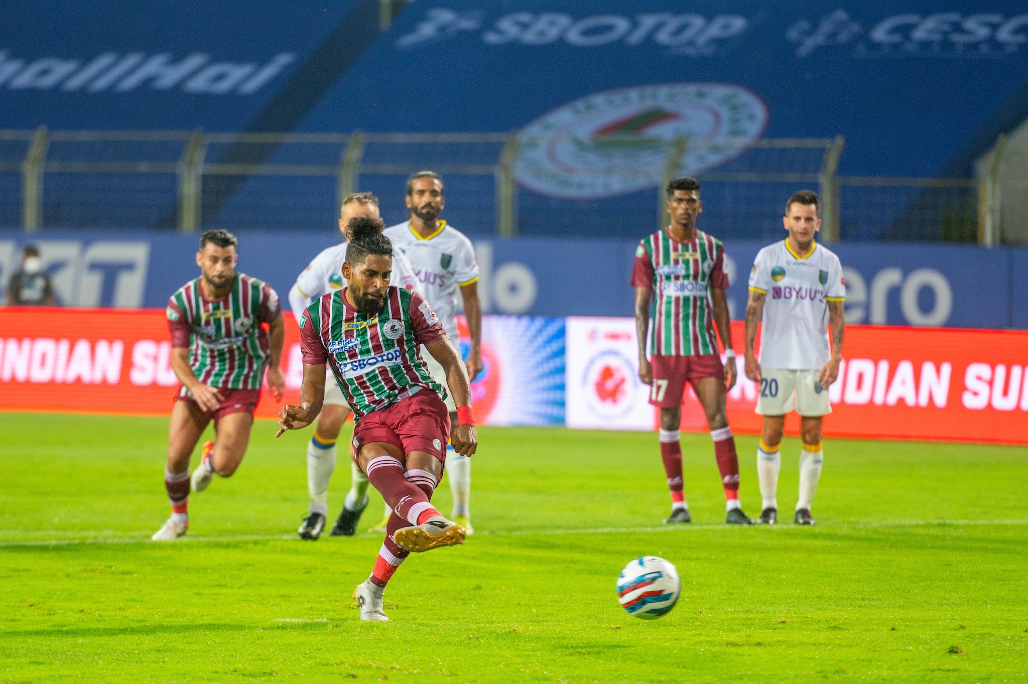 ISL 2021-22: Hugo Boumous Stars As ATK Mohun Bagan Beat Kerala Blasters ...