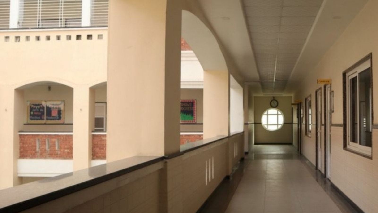 Oxford High School Shooting Student Kills 3, Wounds 8