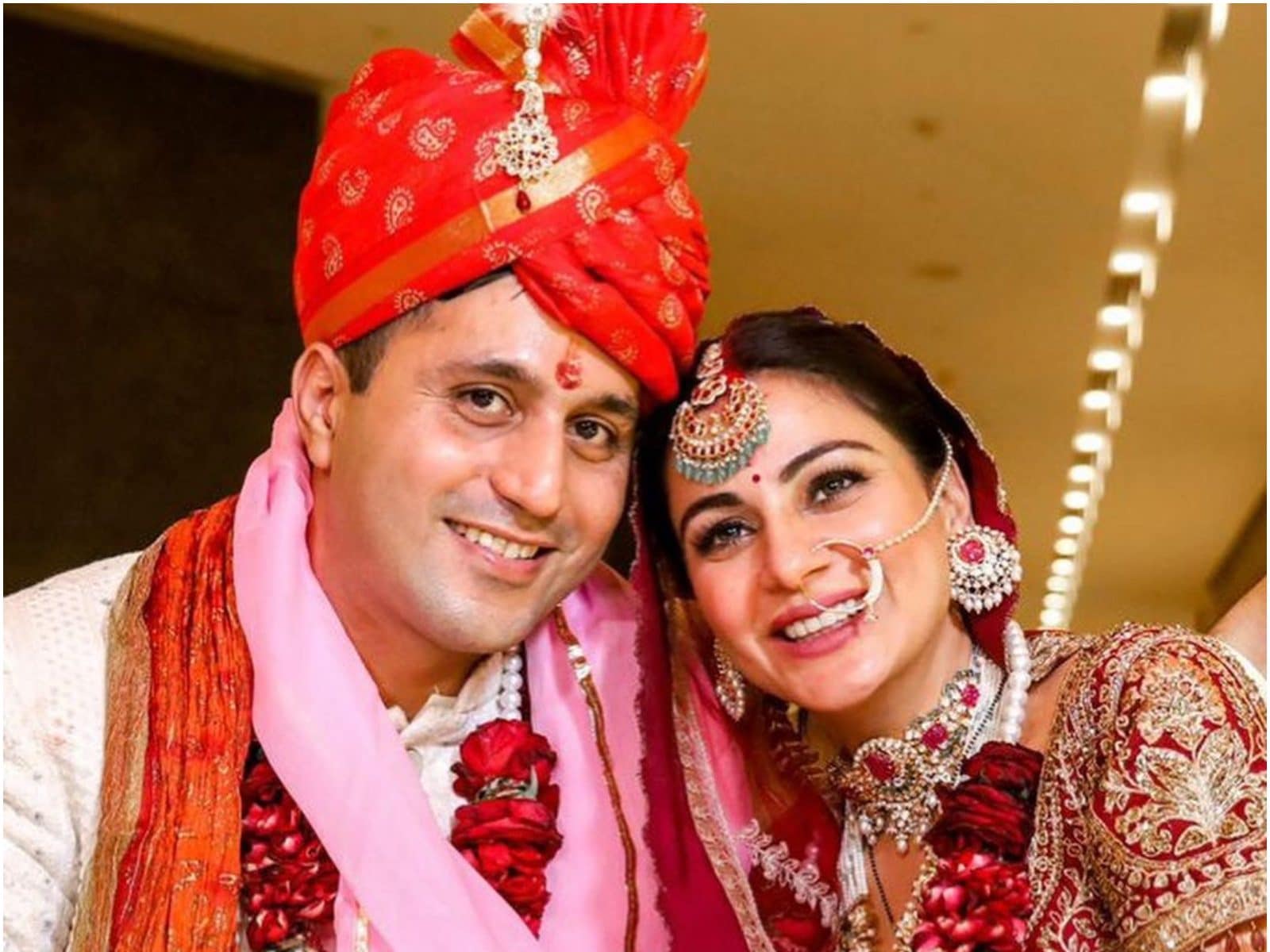 Kundali Bhagya Actress Shraddha Arya Adds Husband's Name in 'Just Married' Pics on Social Media