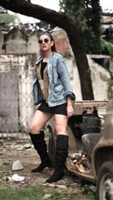 Sonnalli Seygall's Glamorous Looks You May Have Missed 