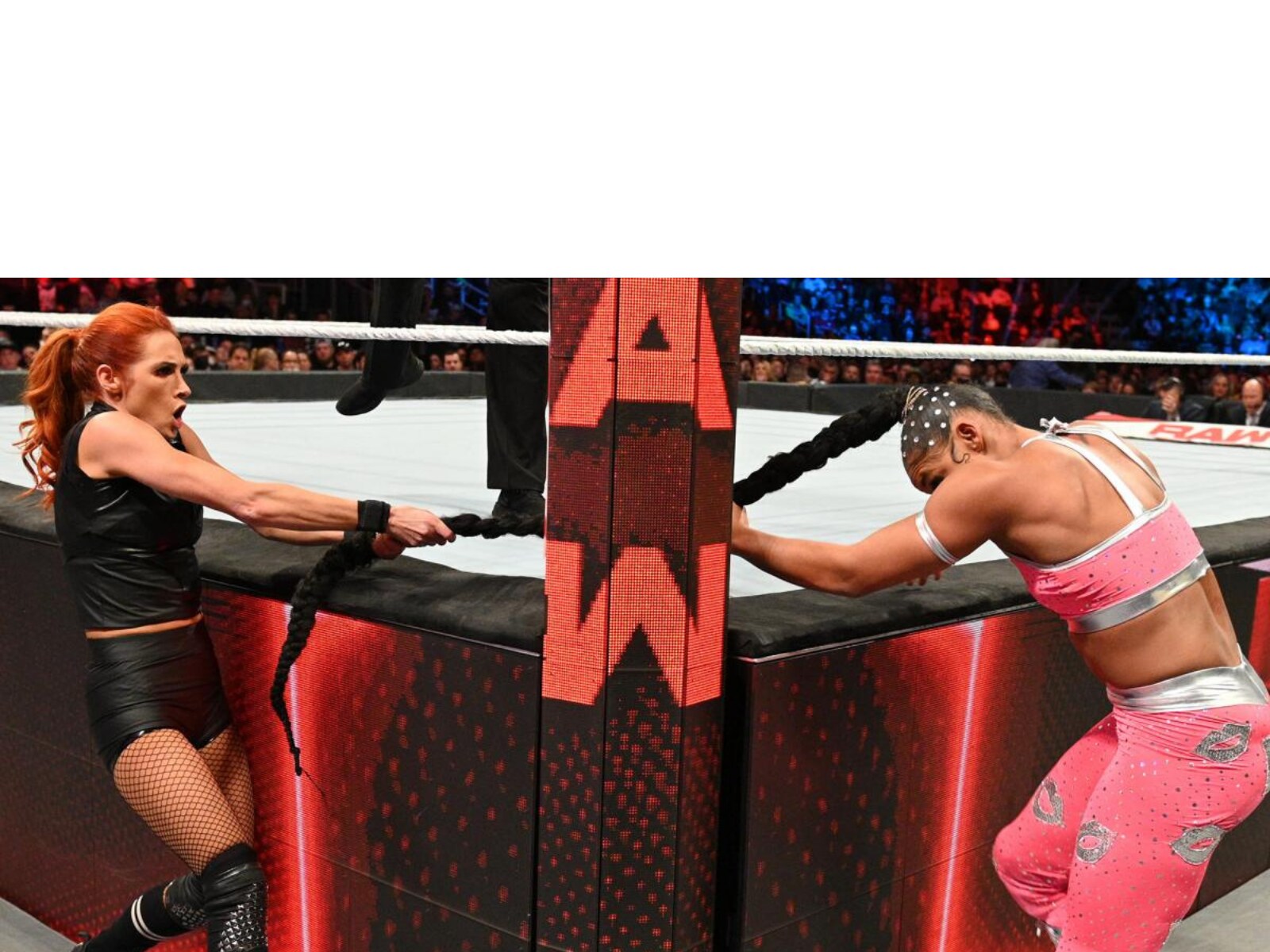 Becky Lynch retains title!!#wwe #wweraw #raw #mondaynightraw #wwenxt #, Becky  Lynch
