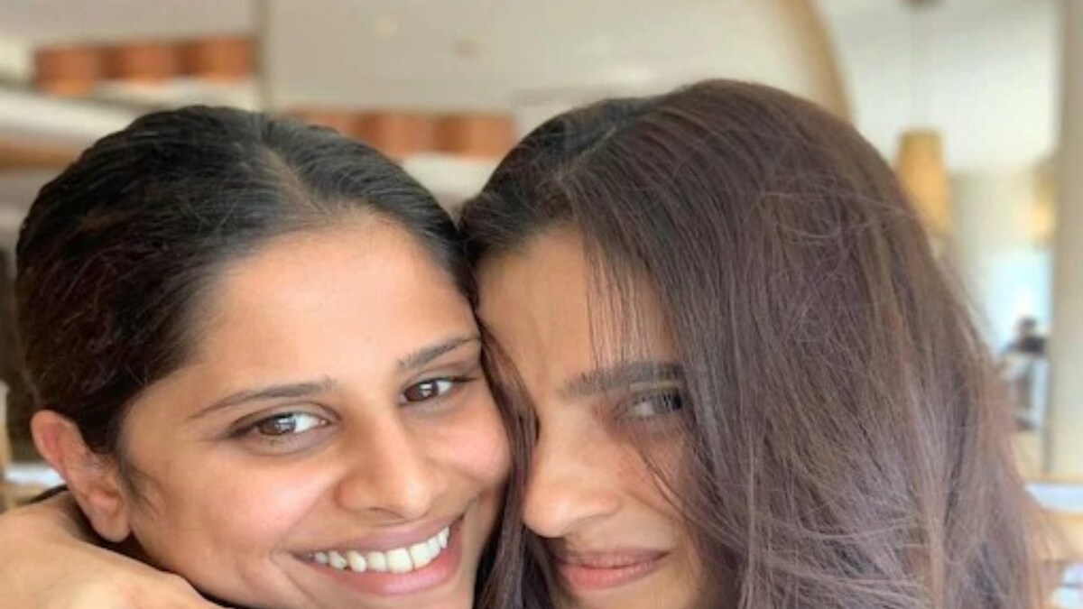 'Hey Besties': Sai Tamhankar, Priya Bapat's Friendship Picture is Fans' Favourite