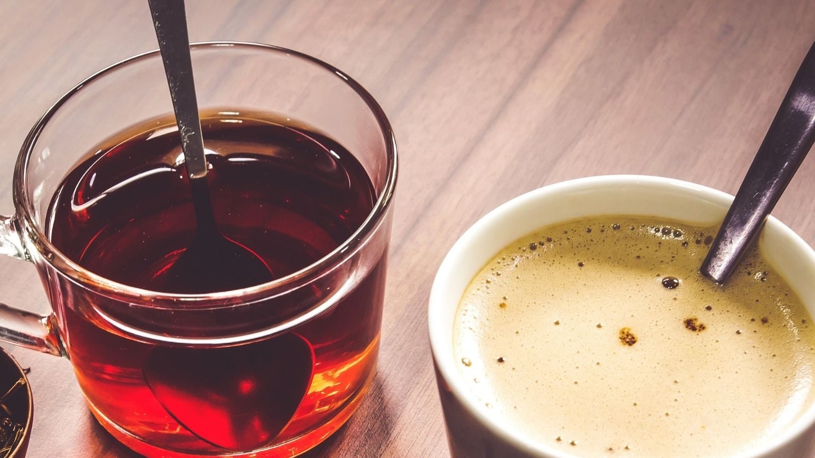 Чай и кофе. Почему в горячем чае кусочек сахара
