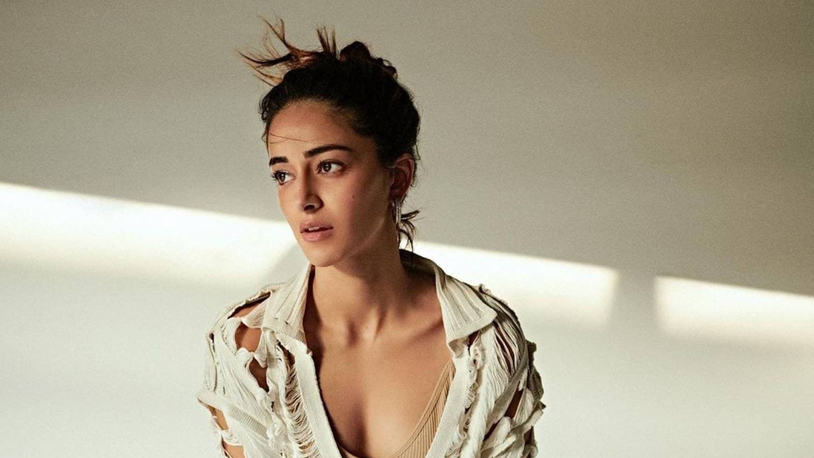 Ananya Panday Impresses Fans With Her Stylish Photoshoot, Check Out The Diva’s Best Fashion Moments Ananya Panday Impresses Fans With Her Stylish Photoshoot, Check Out The Diva’s Best Fashion Moments