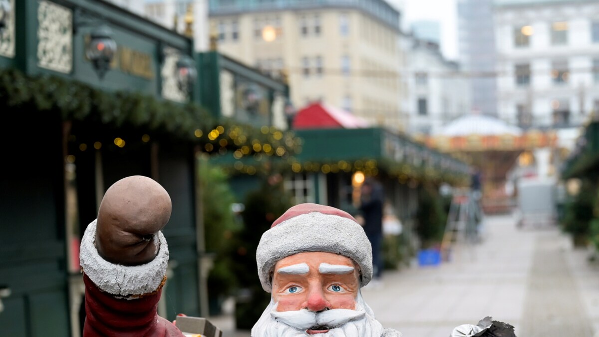 'Santa Doesn't Exist, Red Costume Created by Coca Cola': Italian Priest Says Sorry for 'Dashing Kids' Dreams'