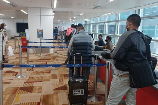  In a tweet, the BIAL, which manages the airport, said, "As per the international travel guidelines, 2% of the passengers coming from countries that are not in the 'at-risk' list shall undergo random testing at the Airport on arrival.(Image: News18/File)
