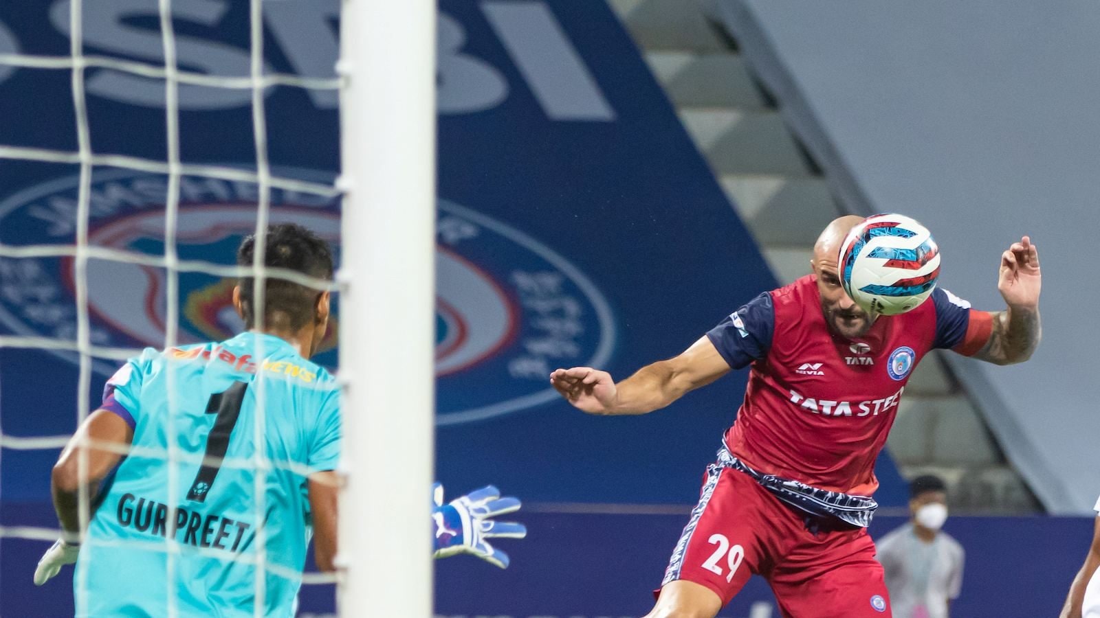 ISL 2021-22: Jamshedpur FC Move to Second Spot After Intriguing 0-0 Draw  Against Bengaluru FC
