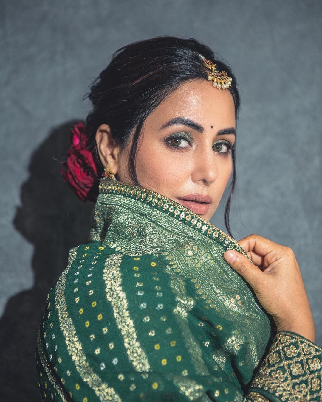 Hina Khan Looks No Less Than A Queen In Her Latest Photoshoot, Check ...