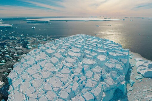 Scientists found that just before the coldest period of the Little Ice Age from about 1400 to 1620 started, sea surface temperatures had peaked to a double warm around 1320 to 1380. (Representative image from Shutterstock)