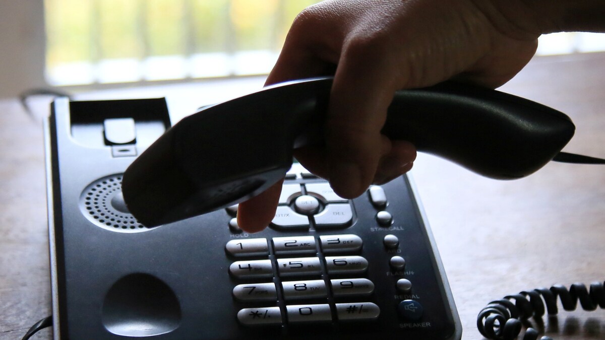 Ireland Woman Bombarded With 4,500 Calls After Number Gets Mistaken for Helpline