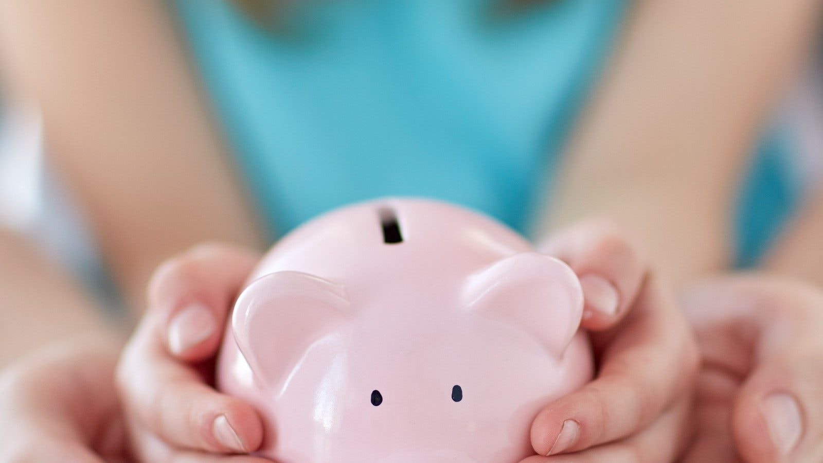 From Pocket Money to Tap and Pay – How Personal Finance Models Have Evolved for Kids this Year