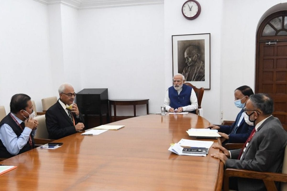 Prime Minister Narendra Modi attends a meeting with his top minister. (News18 Photo)
