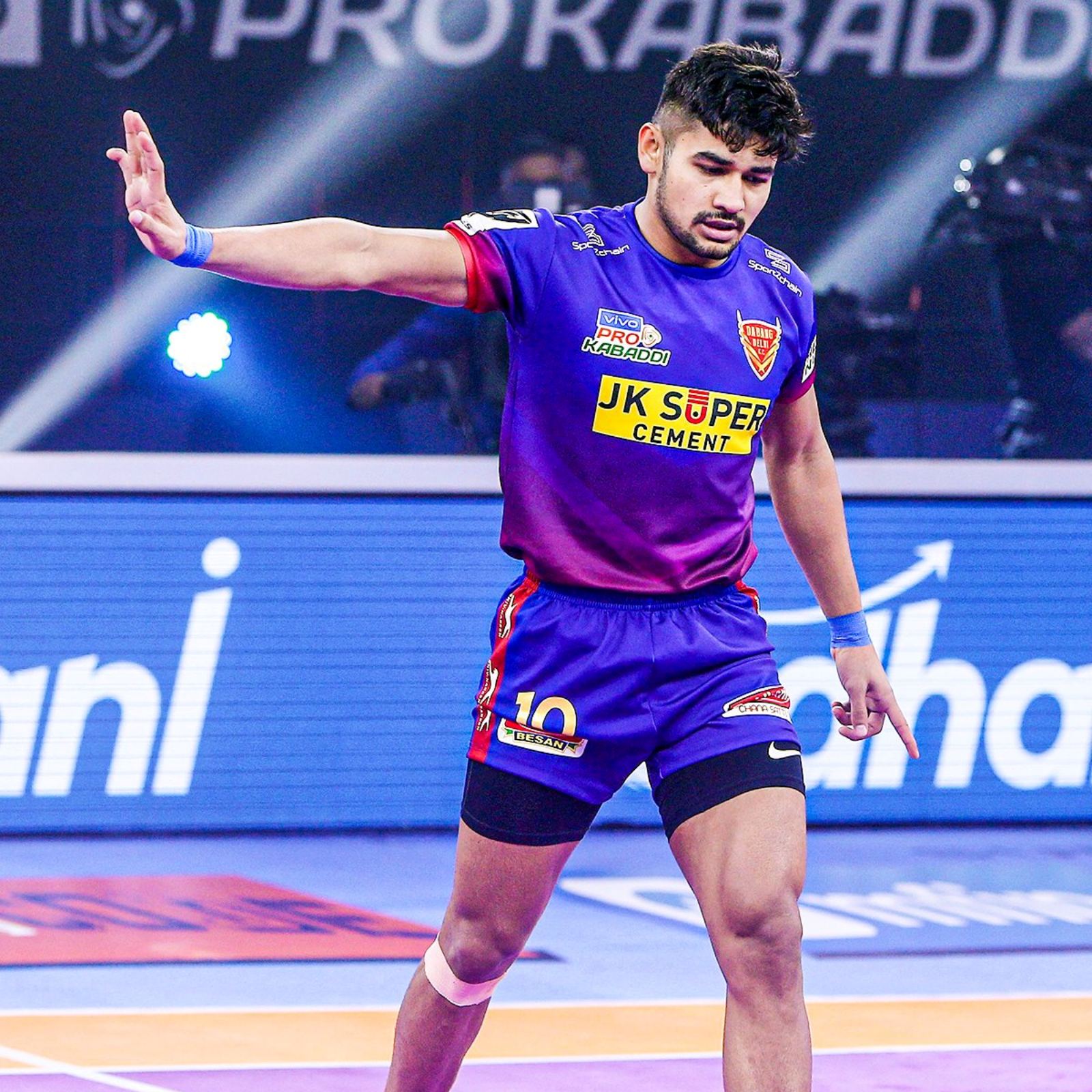 Naveen Kumar Shines as Dabang Delhi Start Their PKL Season 8 Campaign With 41–30 Win Over Puneri Paltan - News18