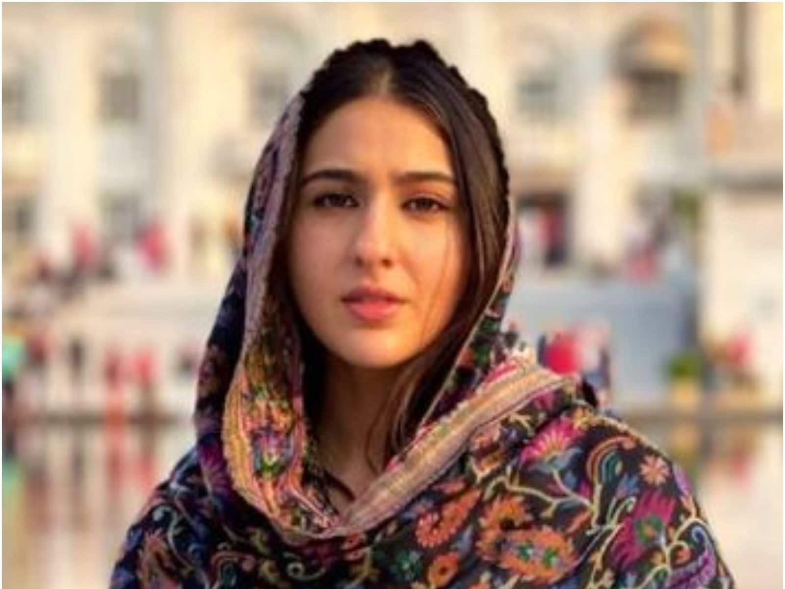 Sara Ali Khan Sexy Video Download - Watch: Sara Ali Khan Enjoys Qawwali at Delhi's Nizamuddin Dargah - News18