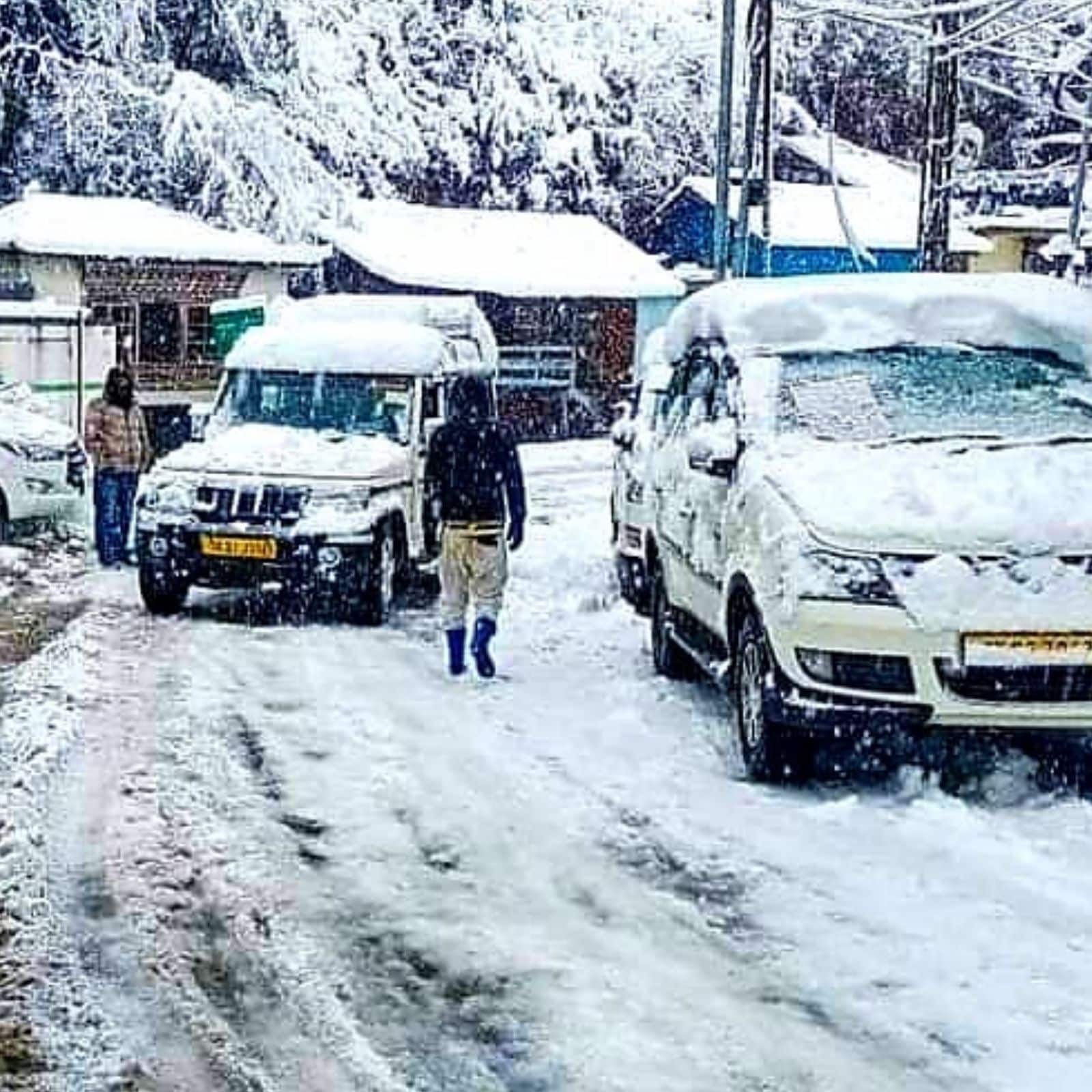 https://images.news18.com/ibnlive/uploads/2021/12/sikkim-lachung.jpg