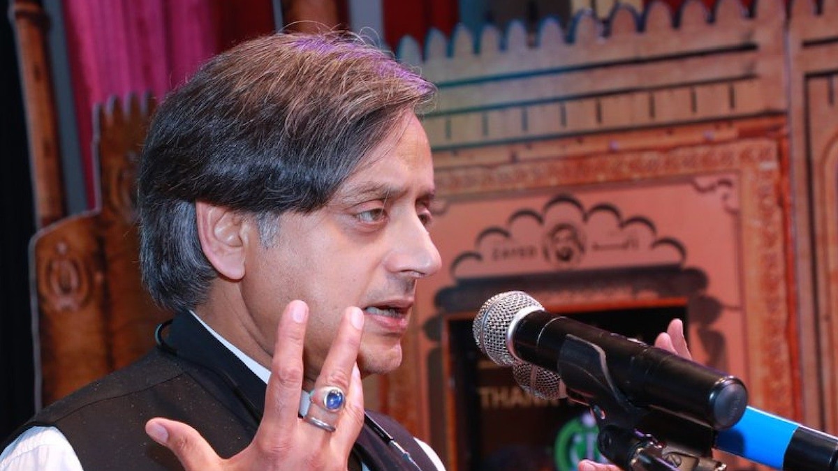 CBSE's Question on Gujarat Violence ‘Inappropriate’ Because its 'Too Easy': Shashi Tharoor