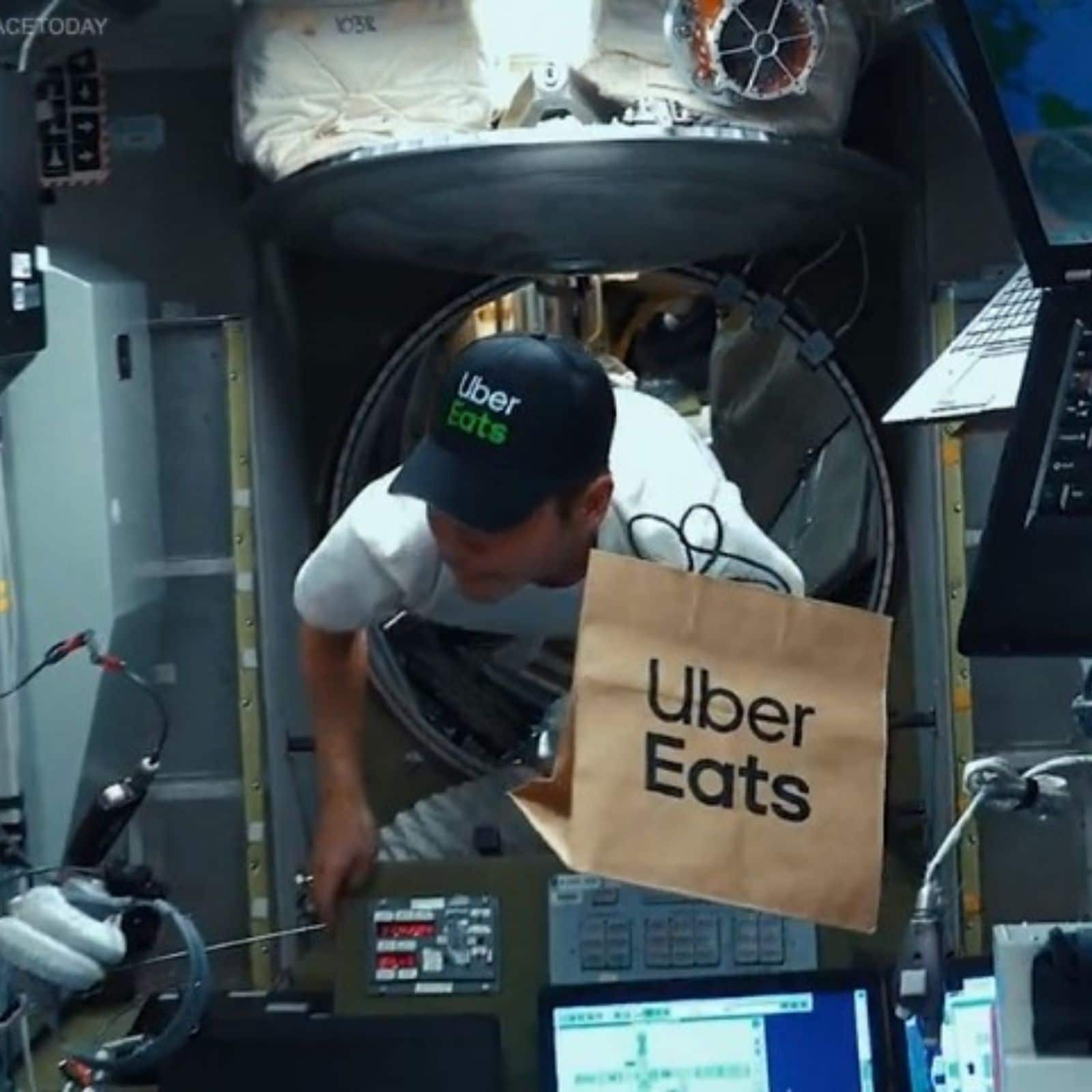 Japanese Billionaire Takes First Food Delivery Order to ISS, Hereu0027s 