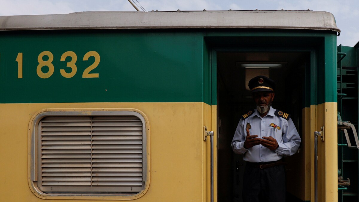 Pak Driver and Assistant Suspended for Halting Train to Buy Yogurt