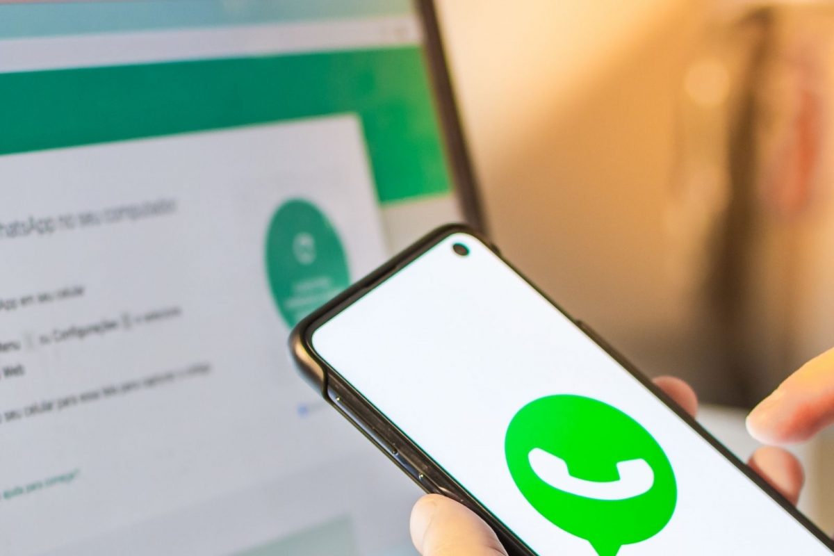 Reports : WhatsApp Users to Get Ability to Control Online Presence, Leave Groups Silently, and More.