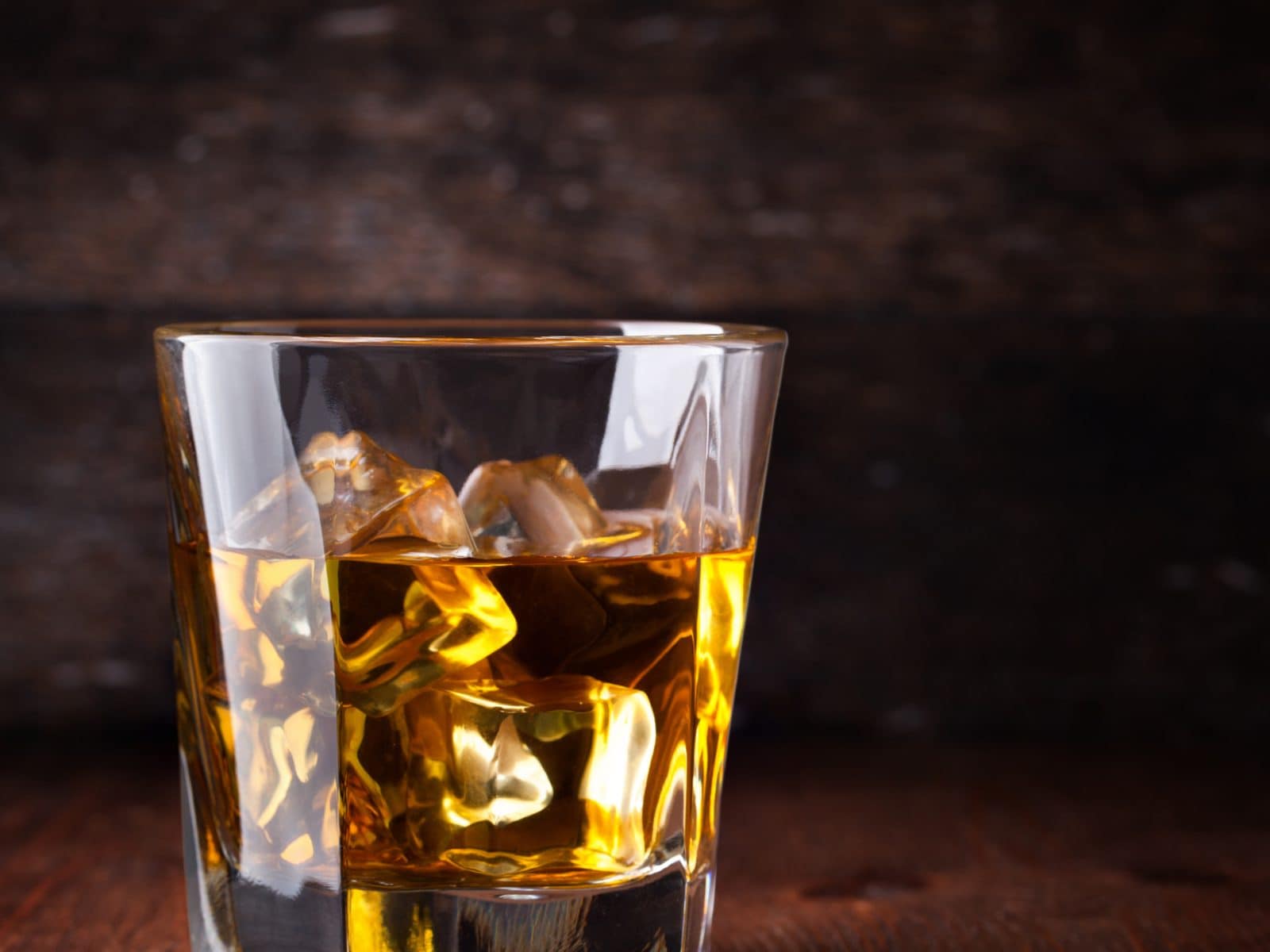 Почему виски пьют. Two shots on the Rocks виски. Виски Эстетика. Whisky on the Rocks в Норвегии. Виски Crag.