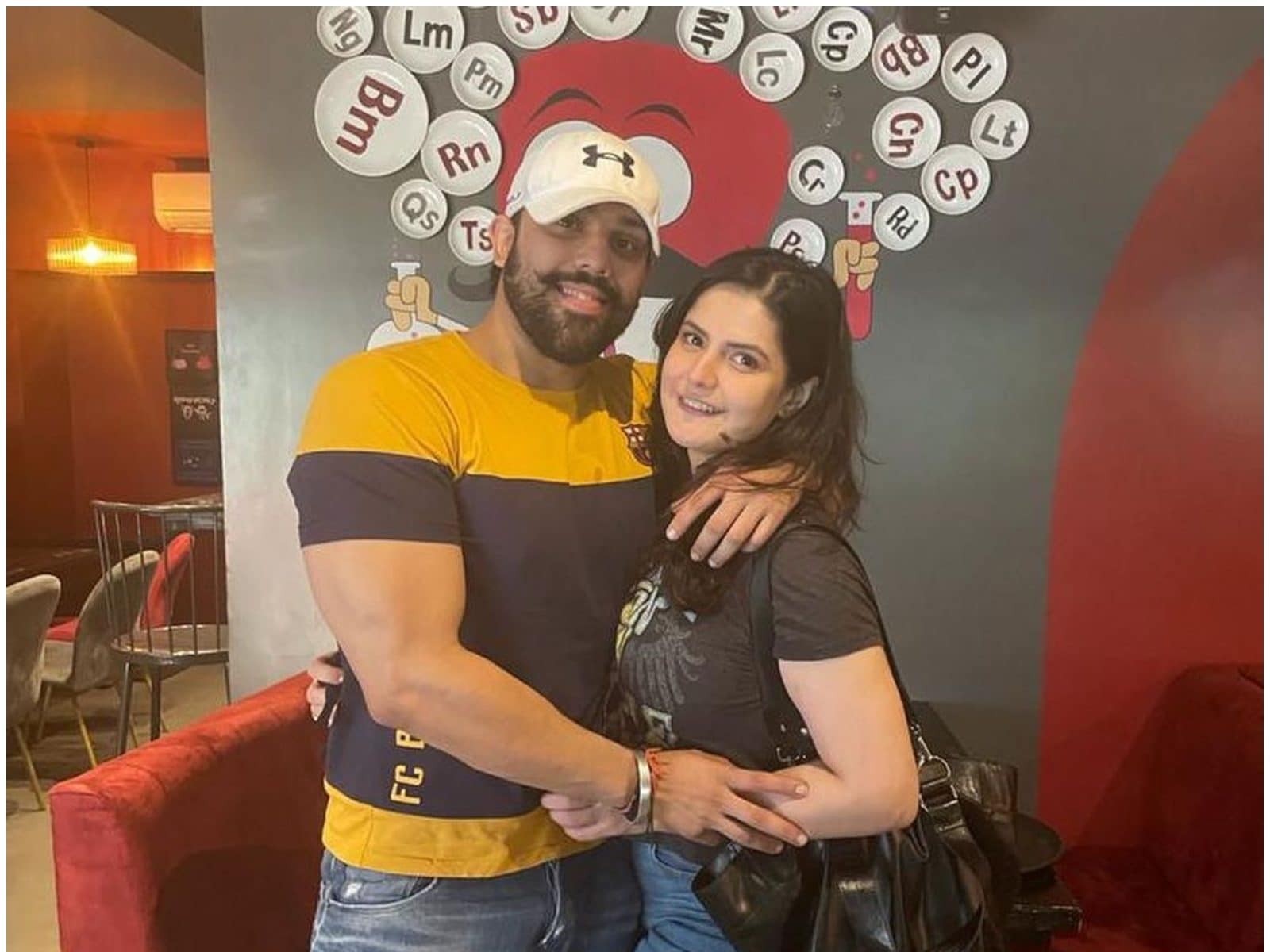 Zareen Khan Pornsex - Zareen Khan Opens up on Relationship with Bigg Boss 12 Actor Shivashish  Mishra: Let's See Where it Goes
