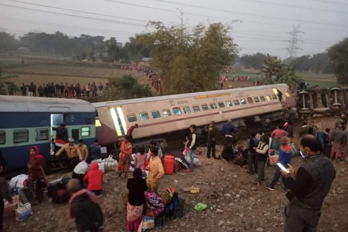 Train Accident in North Bengal LIVE Updates: 3 Killed, Several Injured; PM  Takes Stock of Situation, Railway Min Announces Ex-gratia