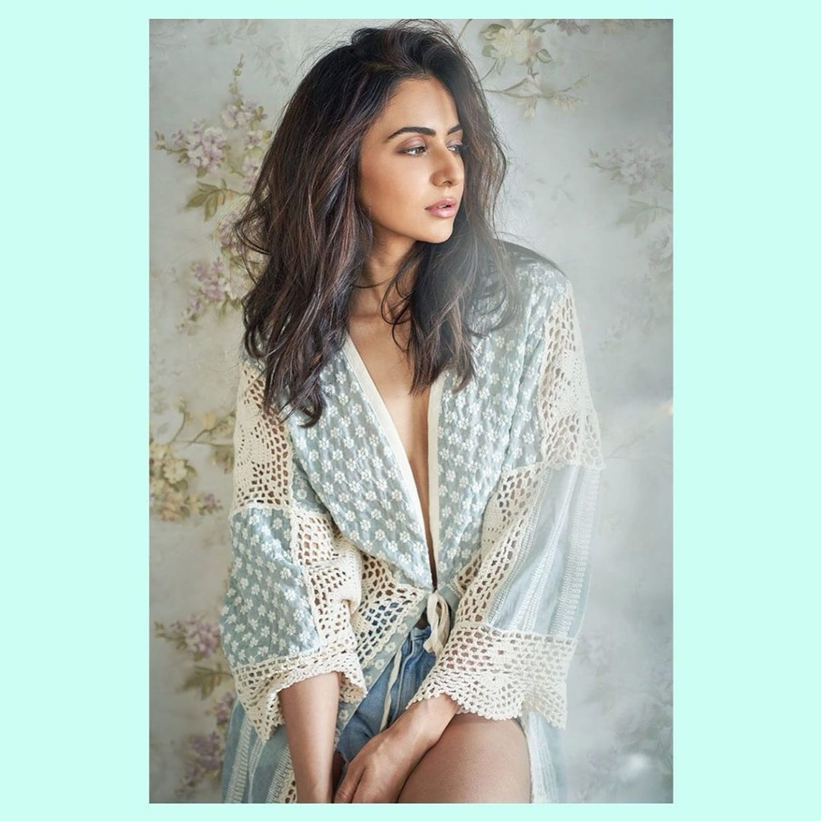 1600px x 1600px - Rakul Preet Singh Looks Chic In Knit Shrug And Shorts, See Her Drop-dead  Gorgeous Pics - News18