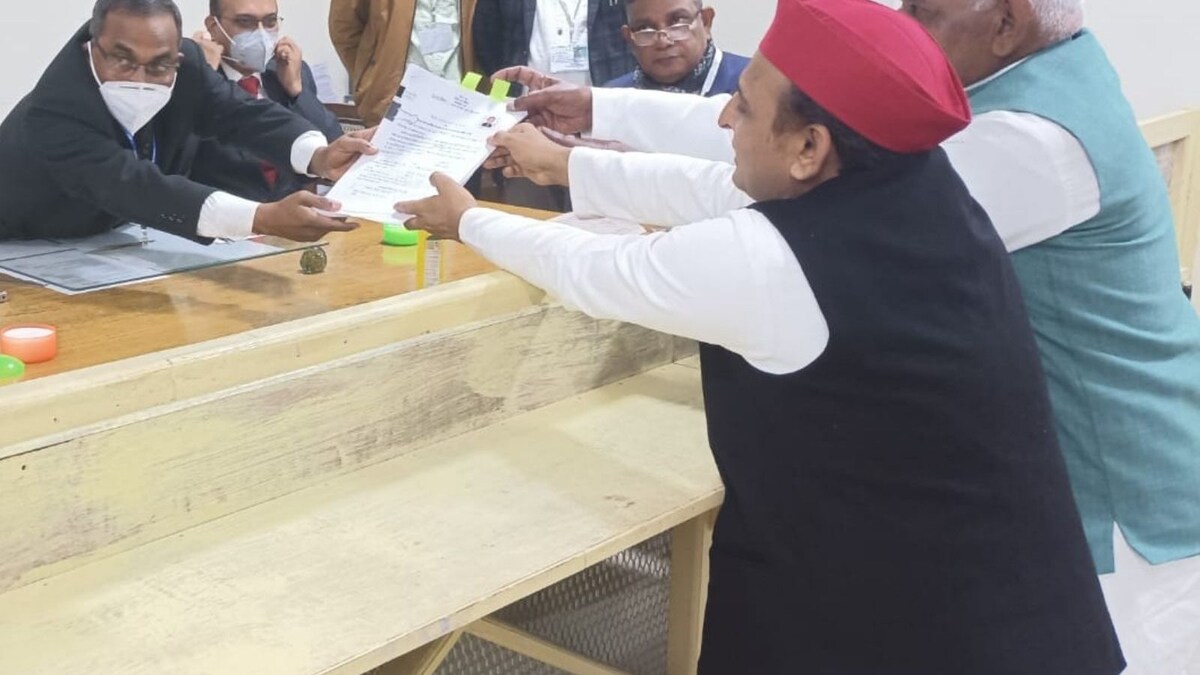 'Yashasvi Bhava’, Says 'Chacha' Shivpal as Nephew Akhilesh Yadav Files Nomination from Karhal