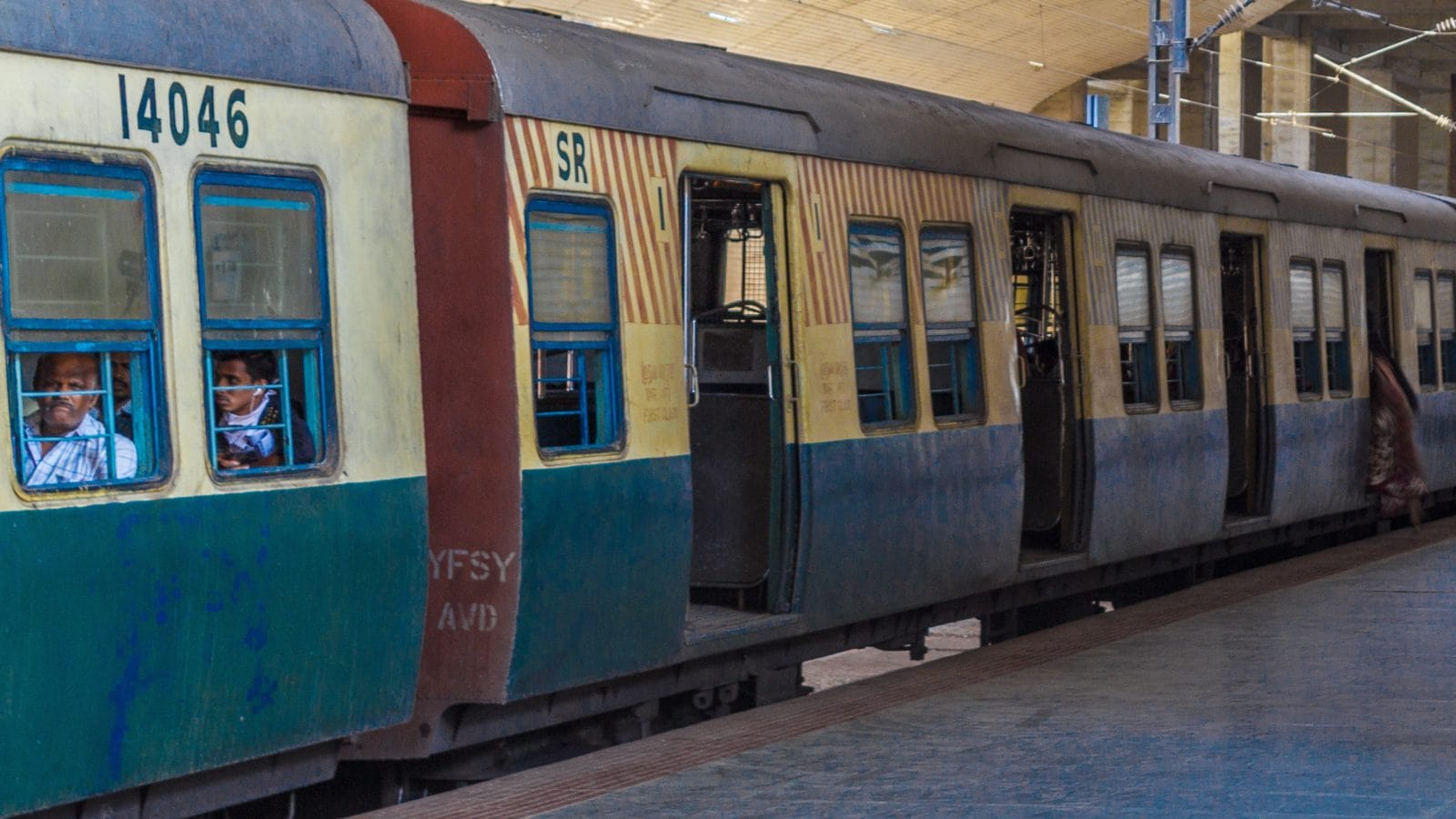 COVID19 Only Doublevaccinated People Can Travel in Chennai Local