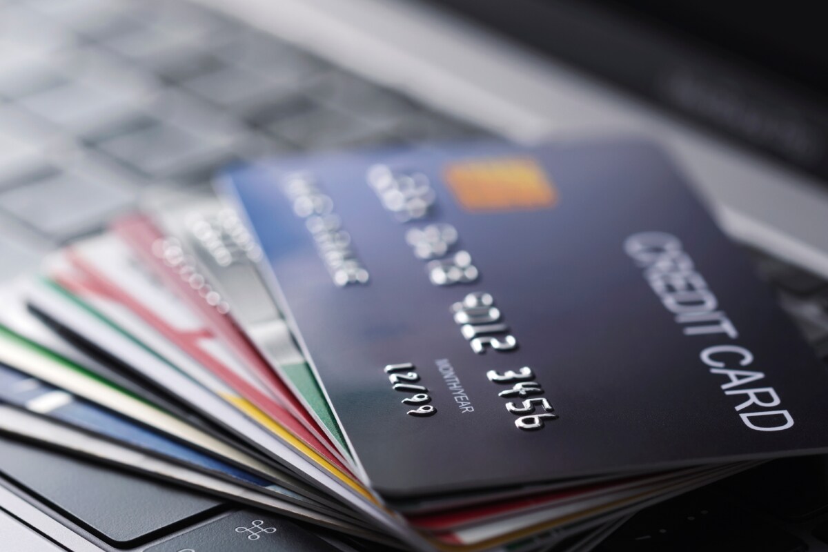 Looking for Credit Card With Multiple Offers and Cashback? Here are 5  All-Rounder Cards