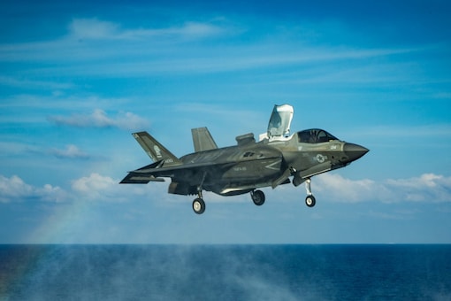A US Marines F-35B Lightning II fighter aircraft prepares to land on the flight deck of the US Navy amphibious assault ship USS America during flight operations in the South China Sea (Image: Reuters/Representative File)