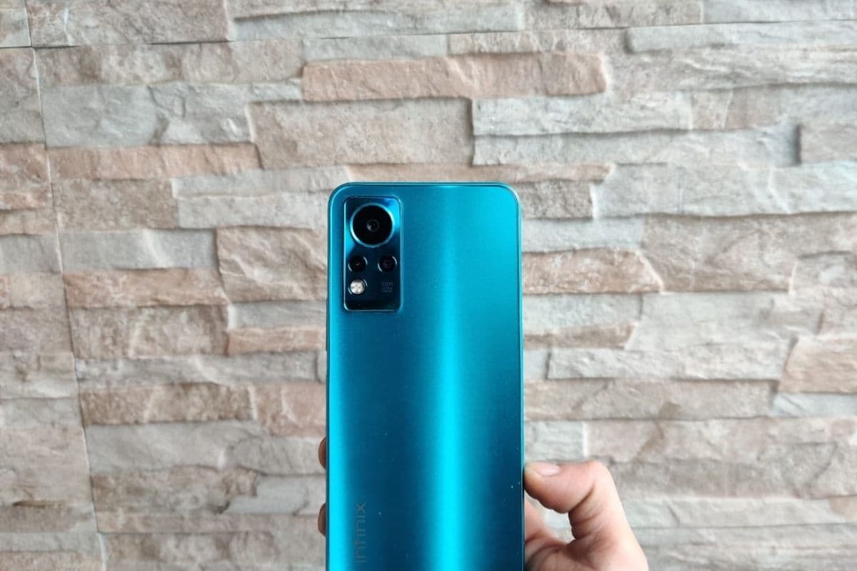 Back panel of the Infinix Note 11 has a matte-gradient finish. (Image Credit: News18/ Darab Mansoor Ali)
