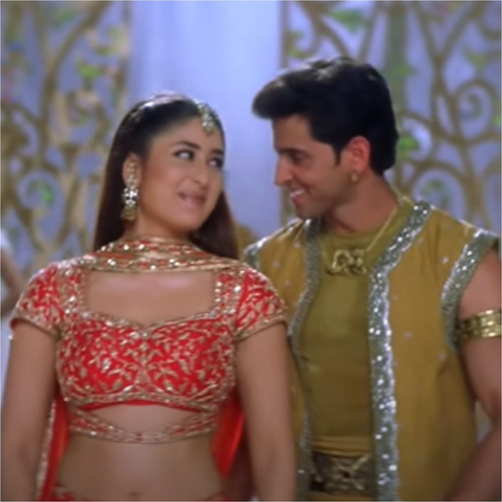 Hrithik Roshan And Kareena Kapoor Offered A Big Budget Film, To Reunite  After 19 Years?