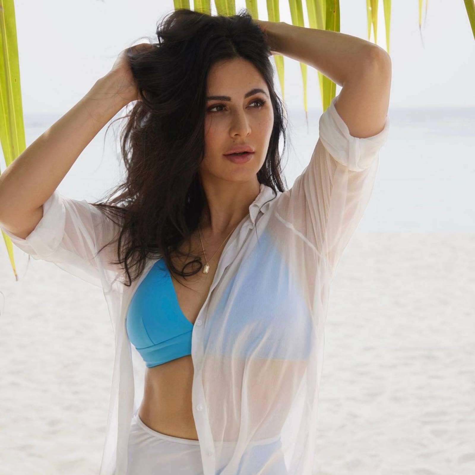 Katrina Kaif Flaunts Toned Body In Vibrant Bikini, Check Out Her Sexy  Pictures From Maldives