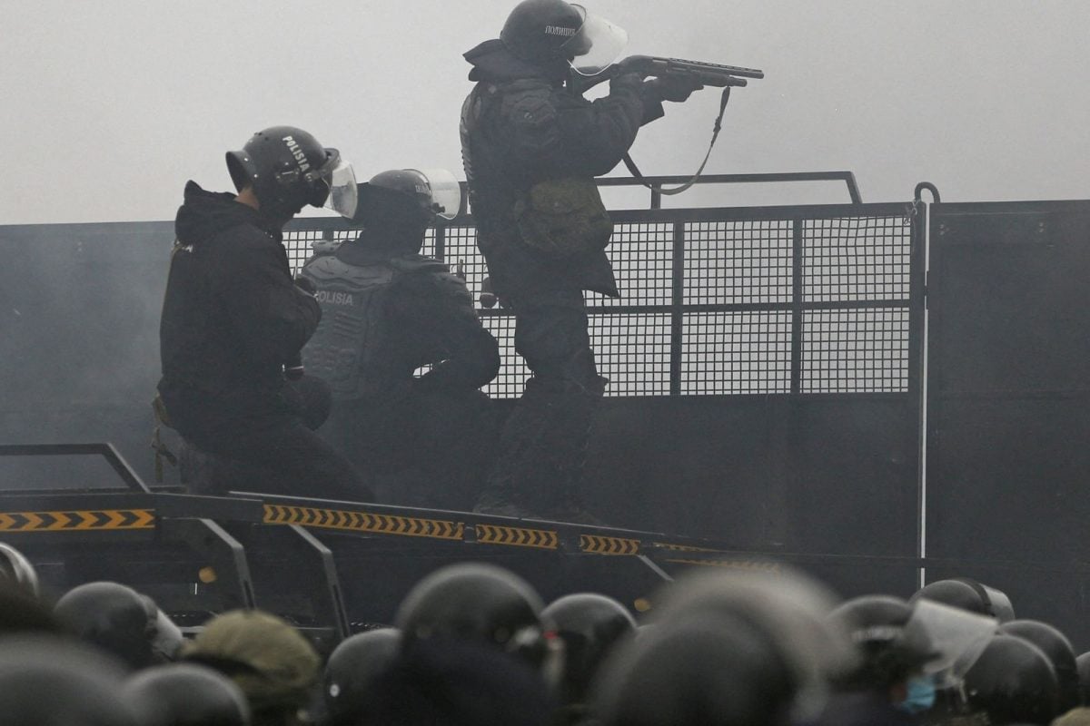 Kazakh Prosecutors Say 225 People Have Died in Violent Unrest thumbnail