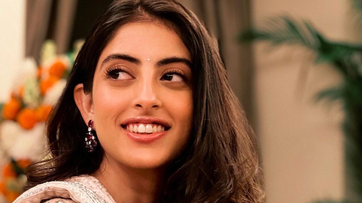 Navya Naveli Nanda Plays Piano in Viral Instagram Video; Ananya Panday, Shanaya Kapoor React