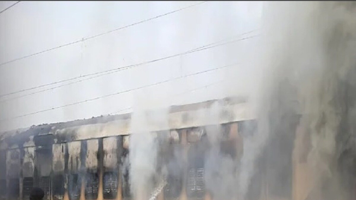 RRB NTPC Protest: Six Policemen Suspended for Beating Students, 4 Protestors Arrested for Vandalism