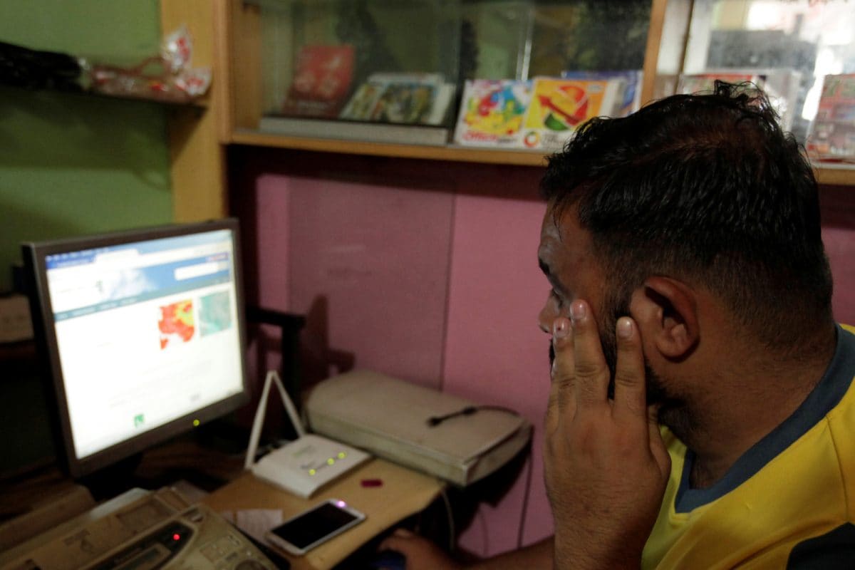Pakistan’s Internet Users Likely To Face Slow Speeds Due to Fault In Undersea Cable
