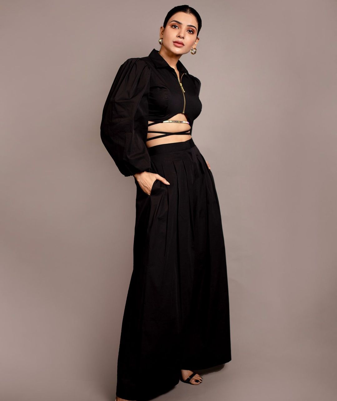 Sraboni Choco on X: The boss lady @Samanthaprabhu2 New Outfit for  #TheFamilyManSeason2 promotion in Mumbai.. #SamanthaAkkineni #Samantha  #SamanthaRuthPrabhu #SAM #WhoIsRaji #TheFamilyManOnPrime..   / X