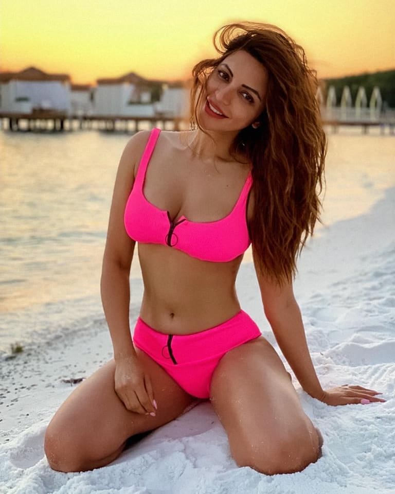 Shama Sikander In Bright Pink Bikini Is A Sight For Sore Eyes, See The Diva Look Glamorous In Sexy Swimwear