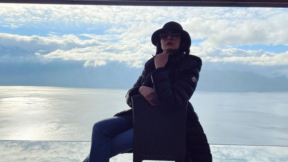 Sushmita Sen Strikes A Power Pose In New Pics from Switzerland Trip, Fans Call Her 'Jannat Ki Pari'