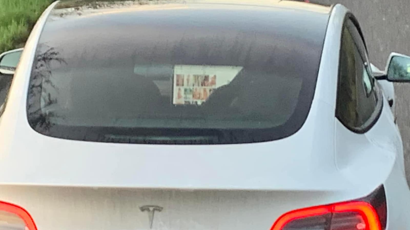 Kareena Kapoor X Sexy Hd Image - Tesla Driver Watches Porn While Being Stuck in UK Traffic, Shocks Motorist  Behind Him