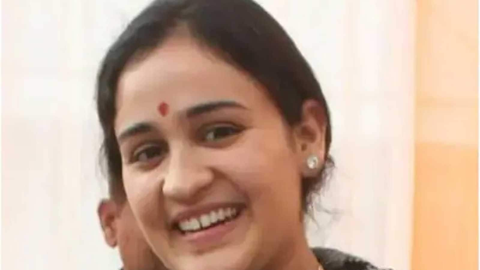 Up Elections 2022 Mulayam Singhs Daughter In Law Aparna Yadav Faces Sp Protest While On 5717