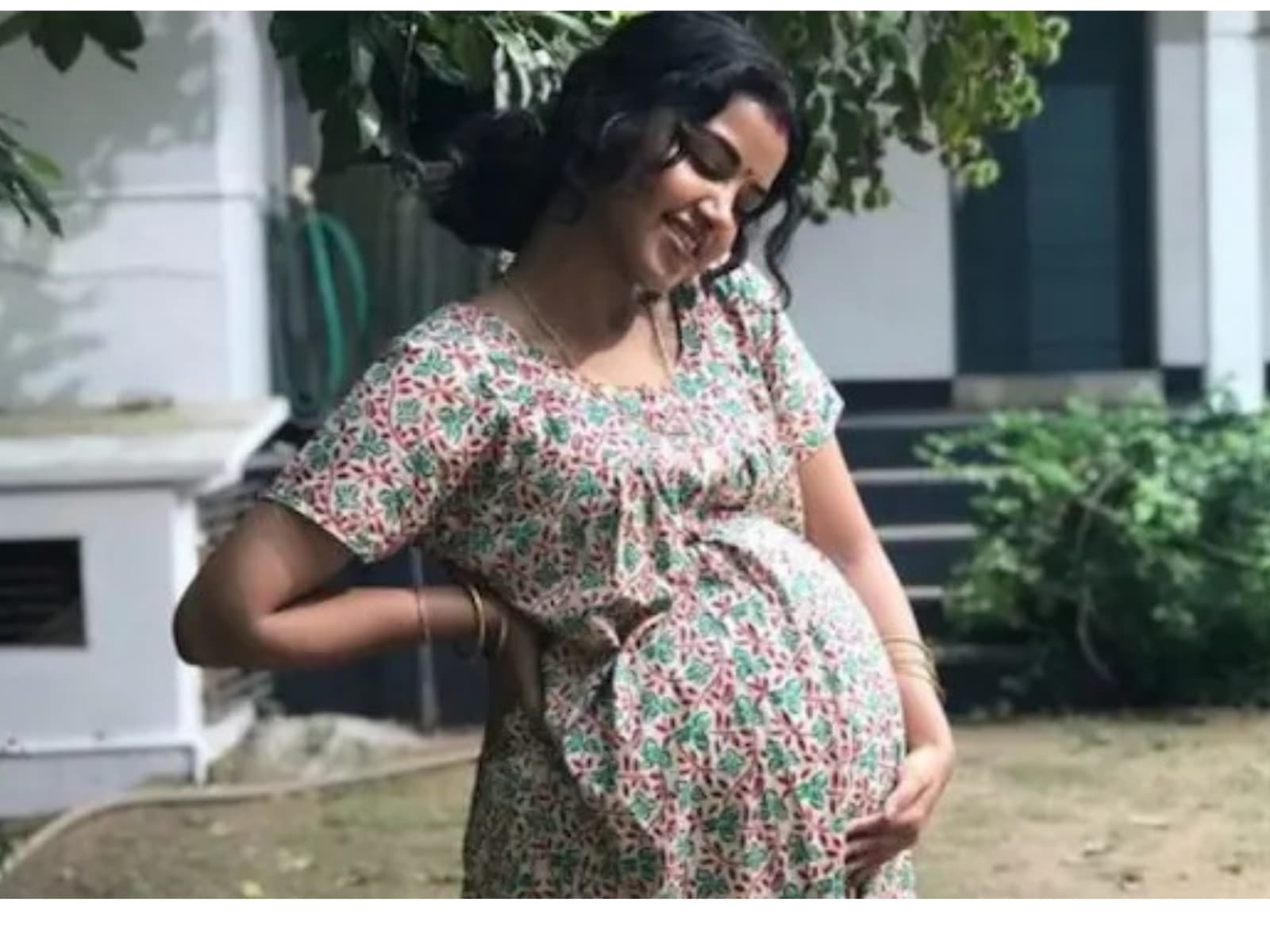 Parameswaran Sex - Actress Anupama Parameswaran's Throwback Photo Showing Fake Baby Bump Goes  Viral - News18