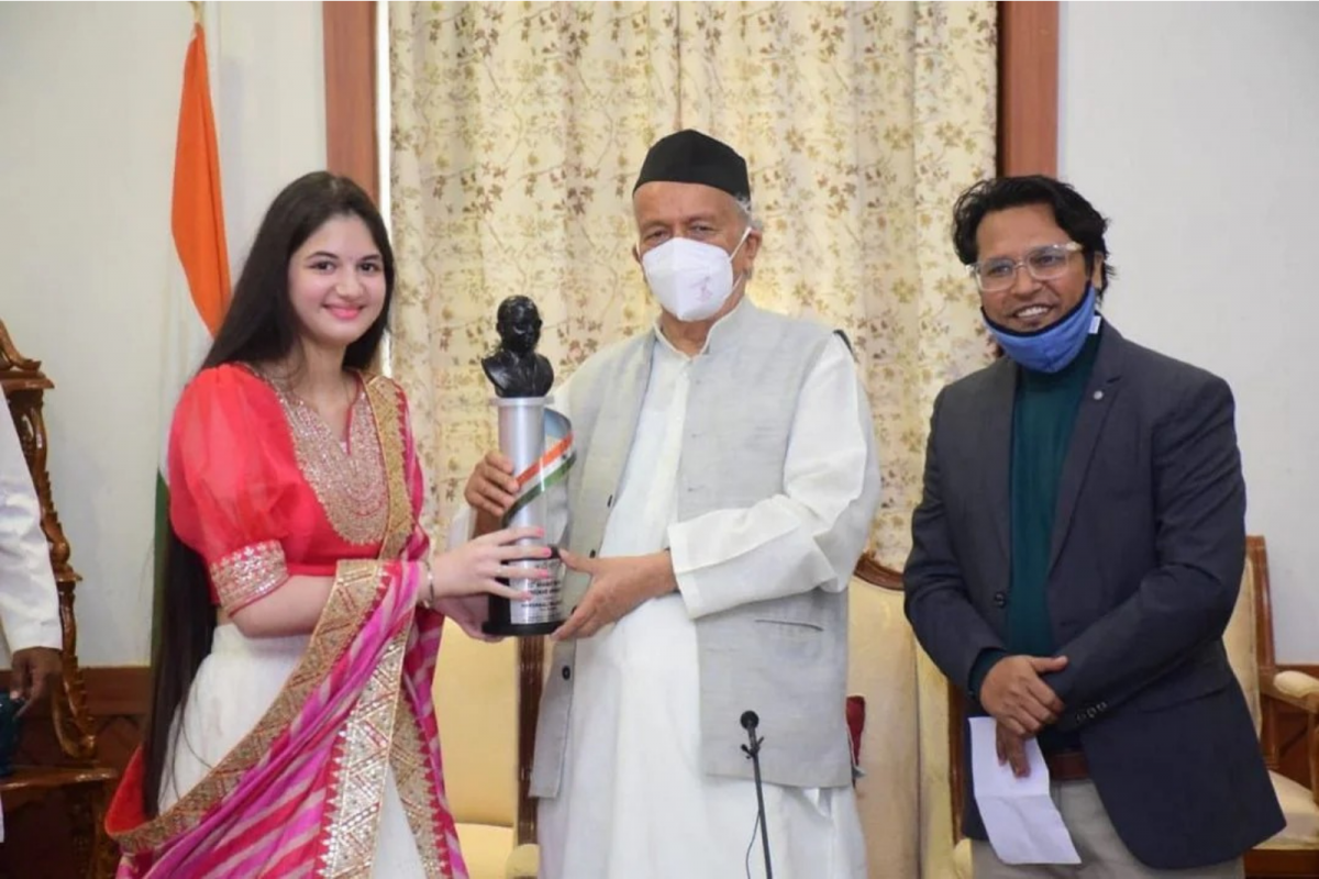 Bajrangi Bhaijaan&#39;s Harshali Malhotra Gets Bharat Ratna Dr Ambedkar  National Award